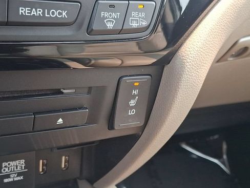 Used 2016 Honda Pilot Touring image 29