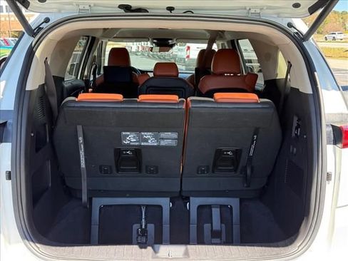 Used 2022 Kia Carnival SX image 17