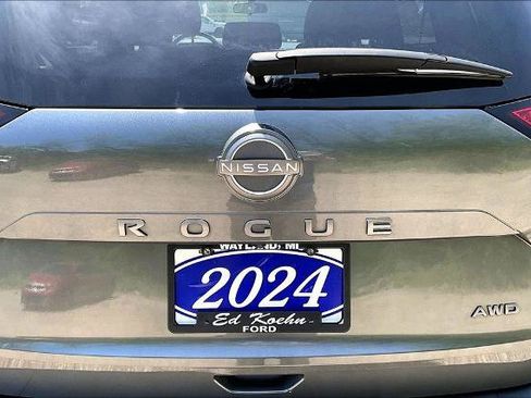 Used 2024 Nissan Rogue S AWD/4WD image 8