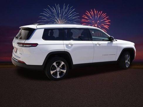 Used 2023 Jeep Grand Cherokee L Limited AWD/4WD image 4