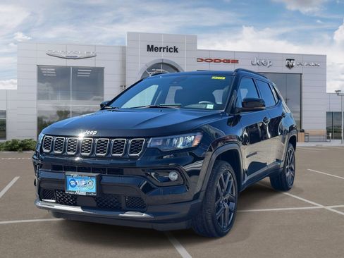 Used 2025 Jeep Compass Limited w/ Sun & Sound Group AWD/4WD image 4