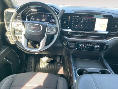 Used 2024 GMC Sierra 3500 SLE w/ SLE Convenience Package AWD/4WD image 10