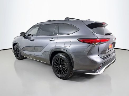 Used 2023 Toyota Highlander XSE AWD/4WD image 6