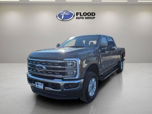 New 2026 Ford F250 XLT w/ XLT Premium Package image 3