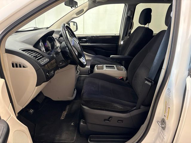 Used 2011 Dodge Grand Caravan Crew FWD image 12