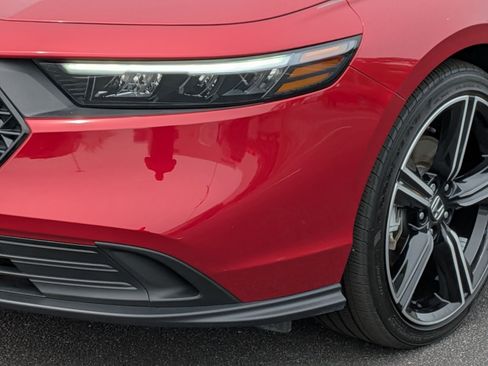 Used 2025 Honda Accord Sport image 9