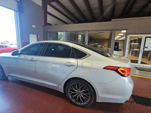 Used 2015 Hyundai Genesis 5.0 RWD image 6