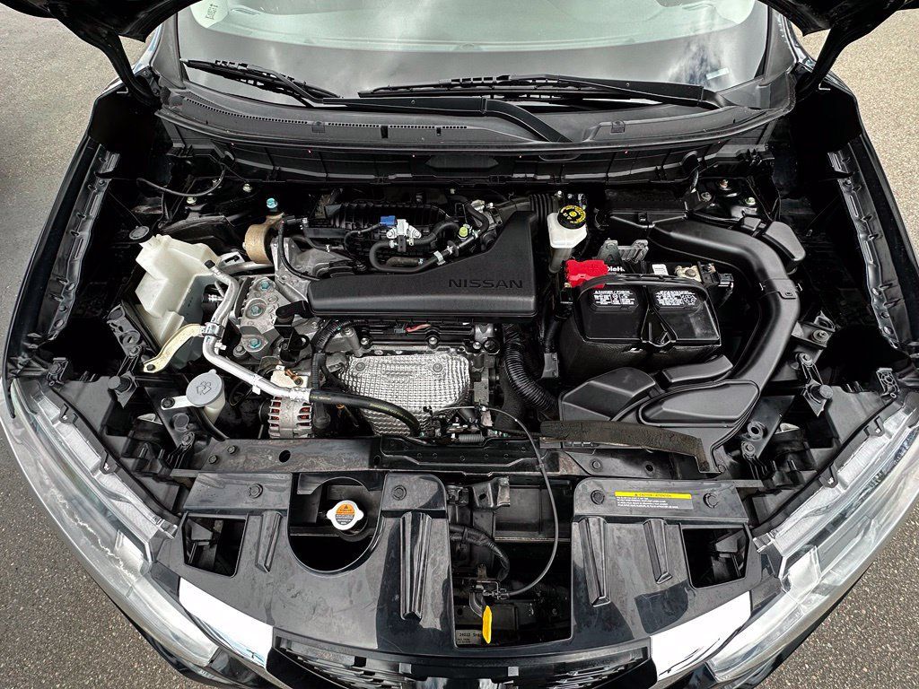 Used 2018 Nissan Rogue SV FWD image 17