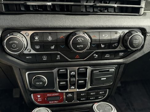 Used 2026 Jeep Gladiator Mojave AWD/4WD image 22