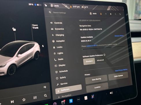 Used 2021 Tesla Model Y Long Range image 46