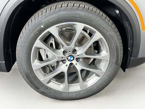 New 2026 BMW X5 xDrive40i w/ Climate Comfort Package image 34