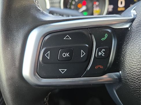 Used 2022 Jeep Wrangler Unlimited Sahara w/ Cold Weather Group AWD/4WD image 19