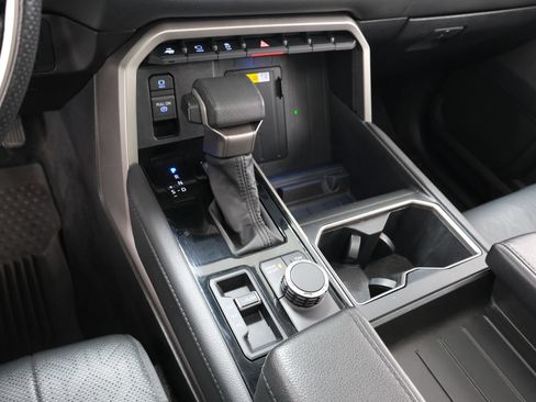 Used 2024 Toyota Tundra Limited AWD/4WD image 23