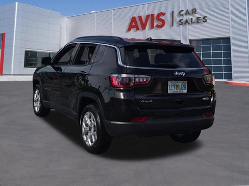 Used 2025 Jeep Compass Latitude AWD/4WD image 9