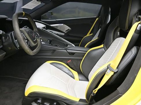 Used 2022 Chevrolet Corvette Stingray Premium Conv w/ Z51 Performance Package RWD image 12