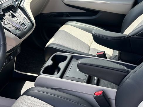 Used 2025 Honda Odyssey Elite image 20