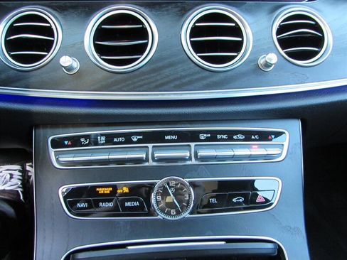 Used 2019 Mercedes-Benz E 300 image 20