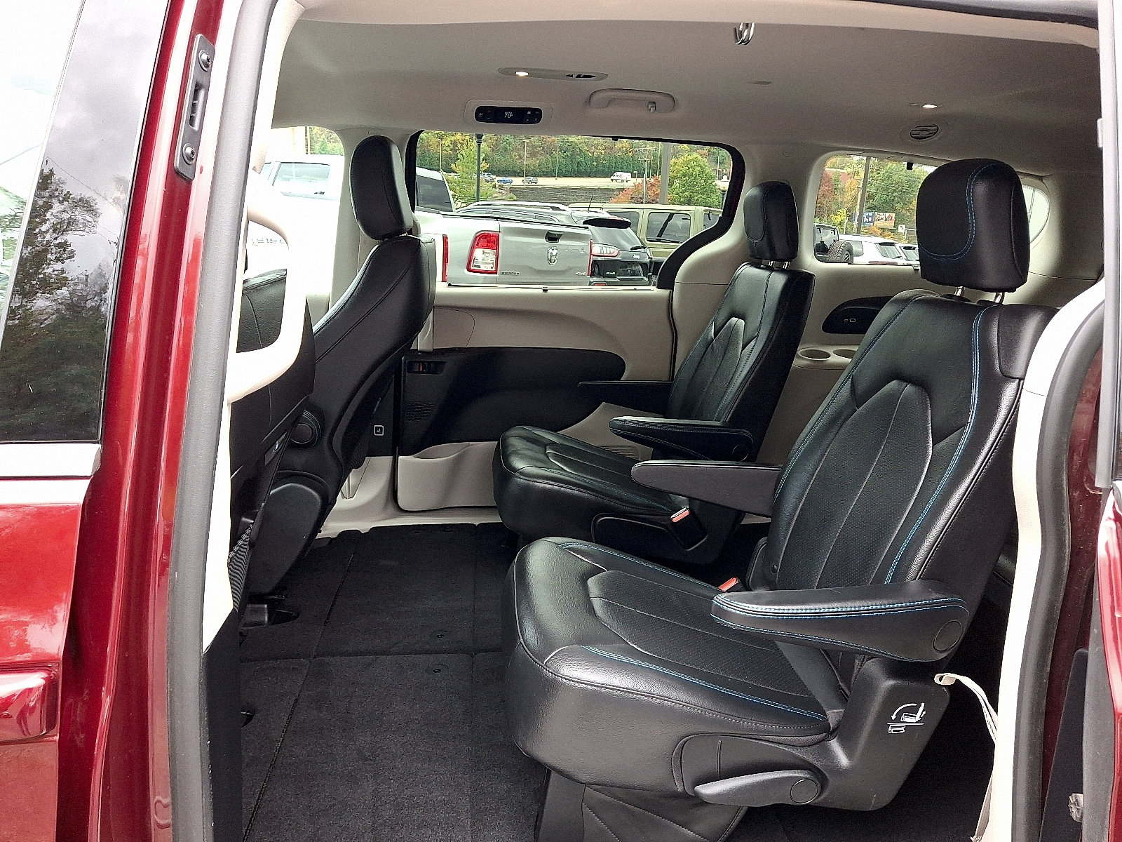 Certified 2021 Chrysler Pacifica Touring-L w/ Premium & Safety Sphere Group FWD image 10