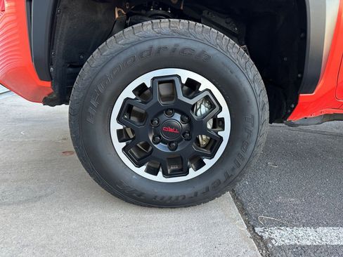 Used 2024 Toyota Tacoma TRD Off-Road AWD/4WD image 28
