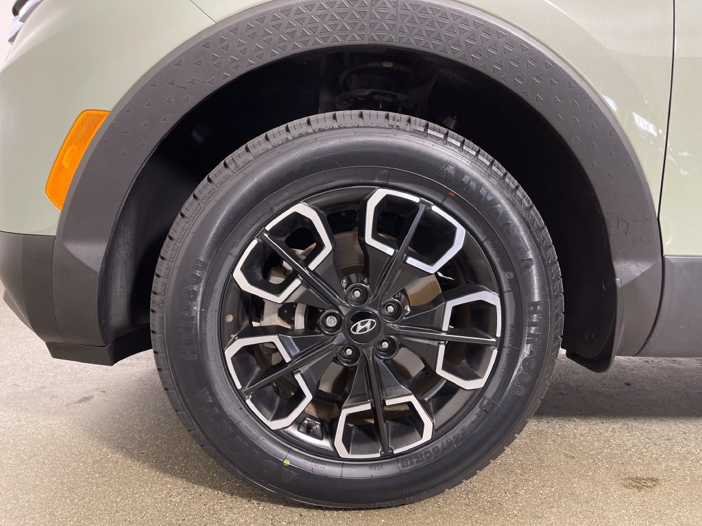 Certified 2022 Hyundai Santa Cruz SEL AWD/4WD image 12