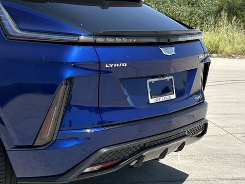 New 2025 Cadillac XT5 Premium Luxury image 8