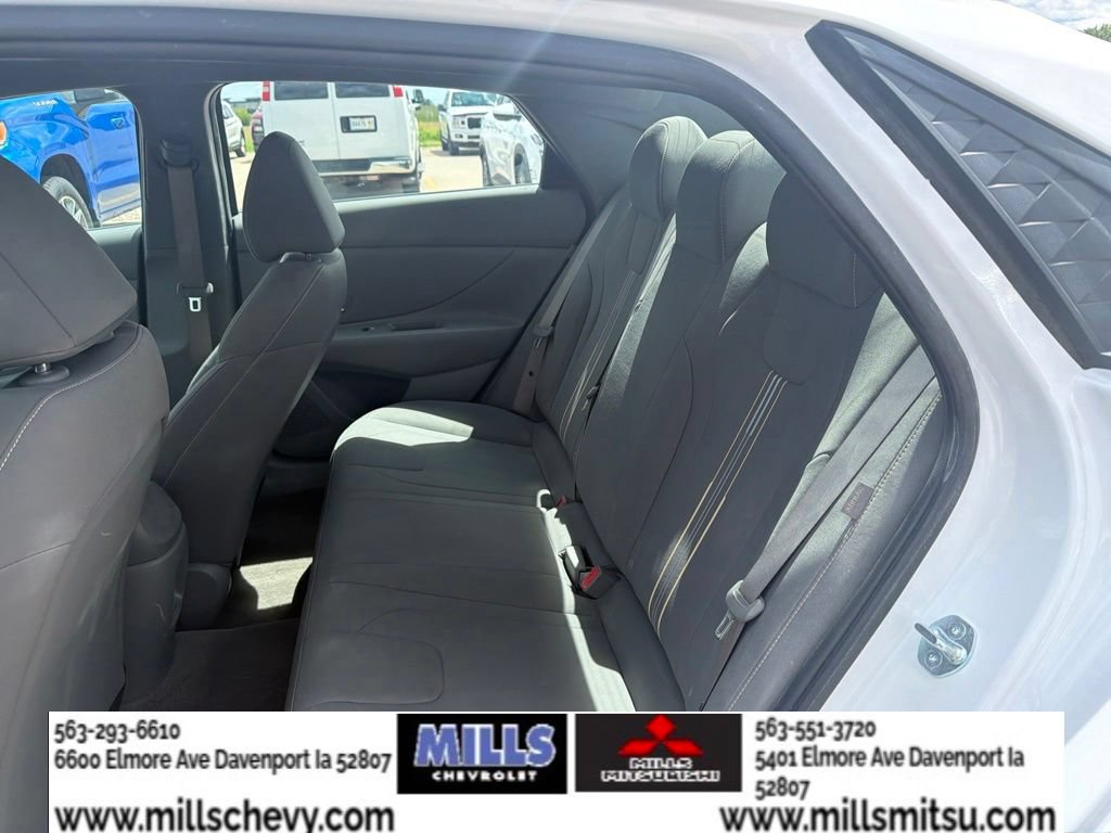 Used 2025 Hyundai Elantra Hybrid FWD image 21