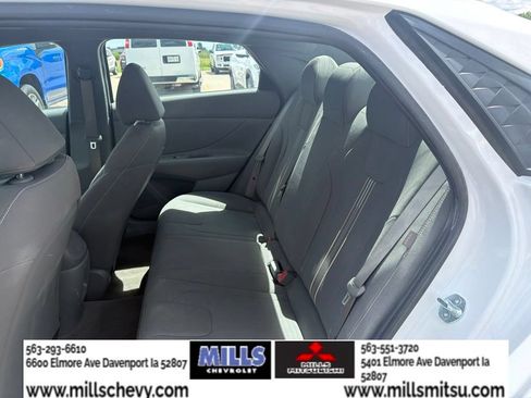 Used 2025 Hyundai Elantra Hybrid FWD image 21