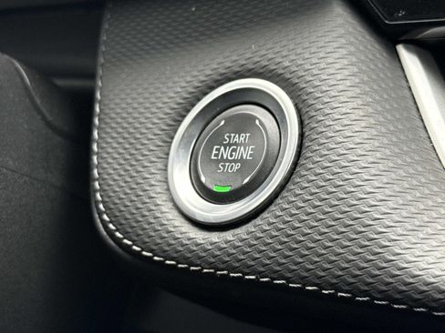 Used 2025 Chevrolet Equinox LT w/ Convenience Package II image 19