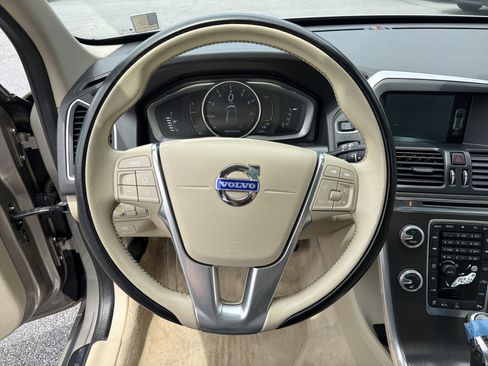 Used 2015 Volvo XC60 T5 Premier w/ Proximity Package FWD image 28