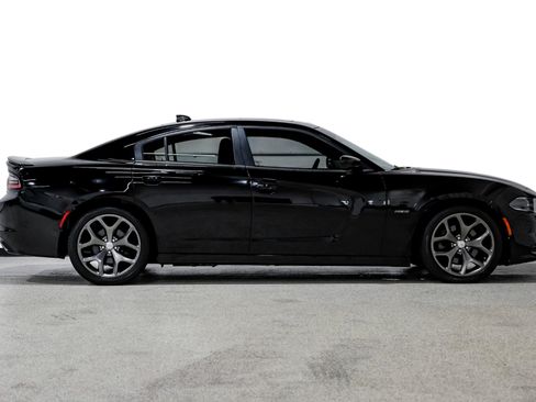 Used 2015 Dodge Charger R/T w/ Plus Group RWD image 5
