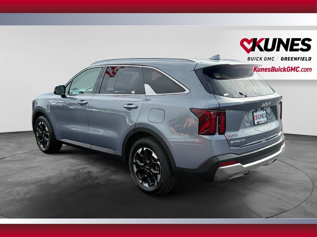 Used 2024 Kia Sorento S FWD image 7