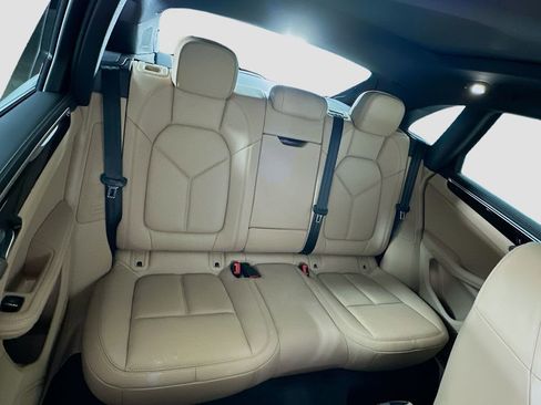 Certified 2023 Porsche Macan w/ Premium Package Plus AWD/4WD image 29