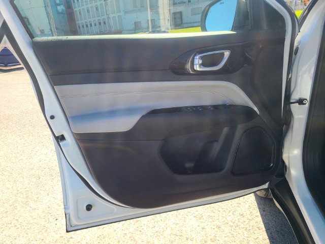 Used 2022 Jeep Compass Limited AWD/4WD image 16