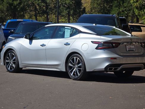 Used 2022 Nissan Maxima SV w/ Floor Mat Group FWD image 6