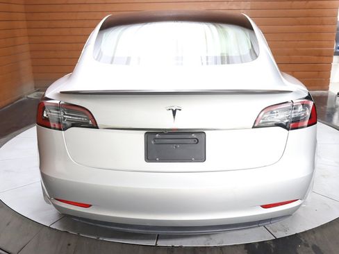 Used 2020 Tesla Model 3 Performance image 2
