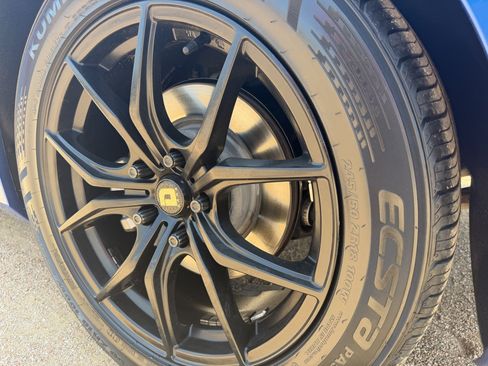 Used 2018 Chevrolet Camaro LT RWD image 11