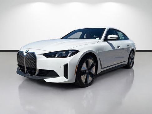 New 2026 BMW i4 eDrive40 w/ Parking Assistance Package image 7