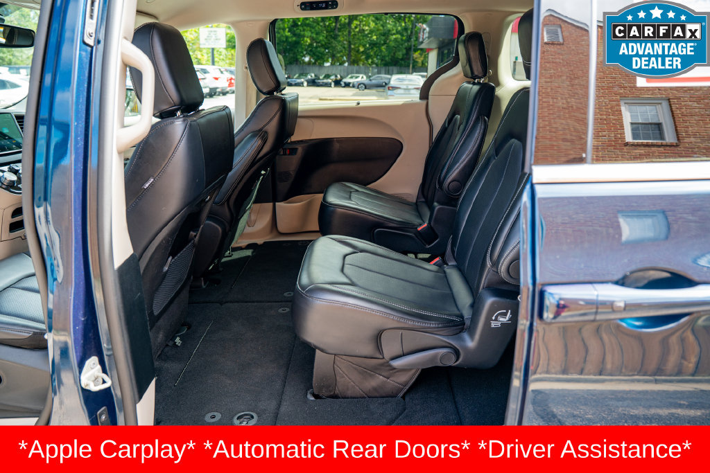 Used 2024 Chrysler Pacifica Touring-L FWD image 18