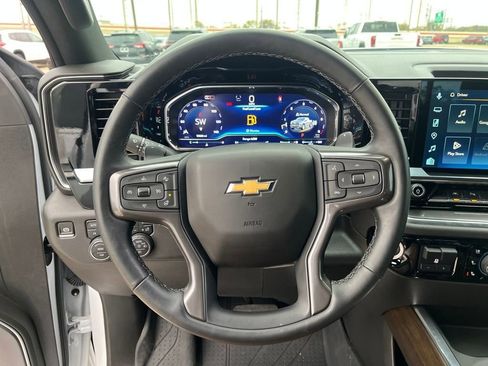 Used 2025 Chevrolet Silverado 1500 High Country w/ High Country Premium Package image 16