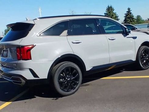 Certified 2023 Kia Sorento SX AWD/4WD image 3