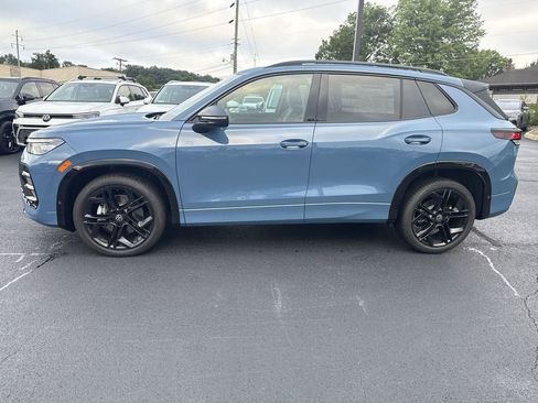 New 2025 Volkswagen Tiguan SE R-Line image 3