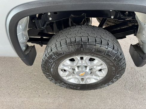 Used 2022 Chevrolet Silverado 3500 LT image 32