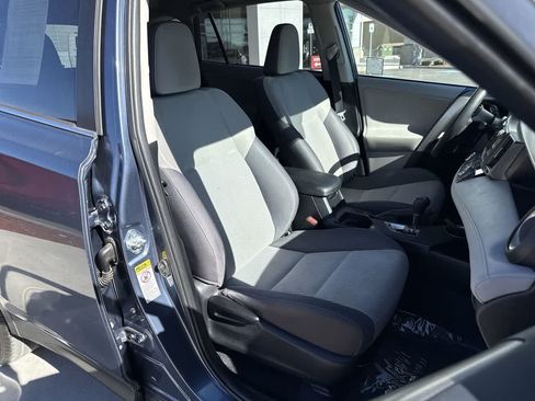 Used 2013 Toyota RAV4 XLE FWD image 14