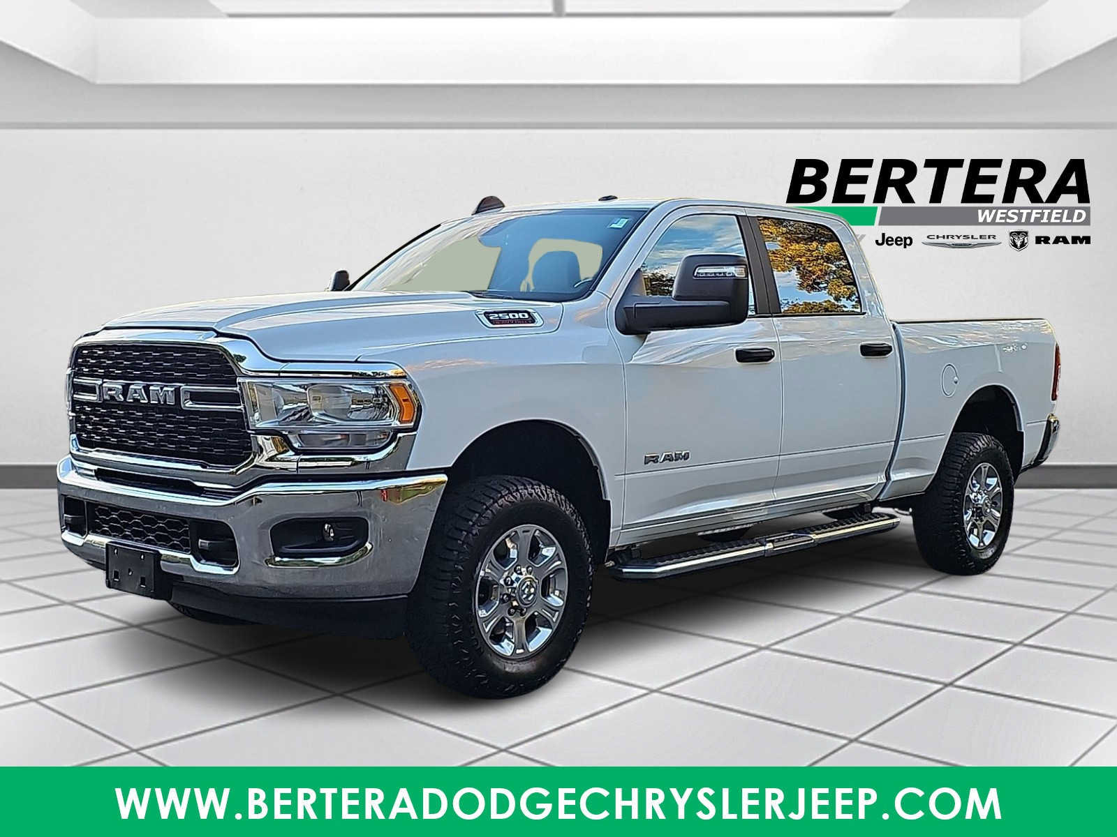 Used 2024 RAM 2500 Big Horn AWD/4WD image 3