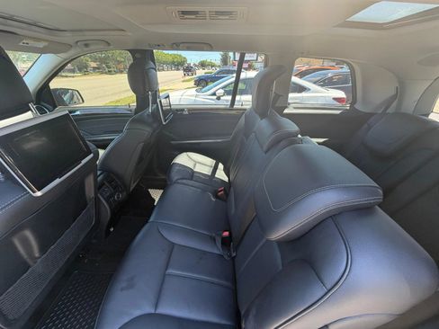 Used 2012 Mercedes-Benz GL 450 4MATIC image 16