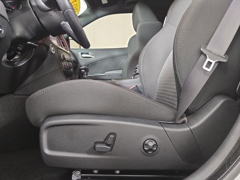 Used 2019 Dodge Charger R/T w/ Blacktop Package RWD image 28