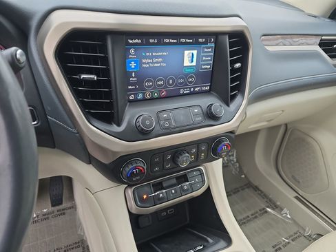 Used 2021 GMC Acadia Denali w/ Denali Technology Package image 26