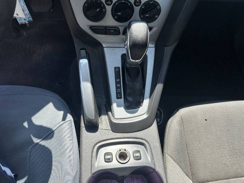 Used 2013 Ford Focus SE w/ SE Winter Pkg FWD image 15