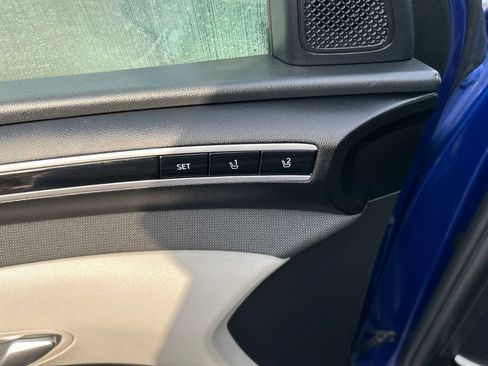 Used 2022 Hyundai Tucson Limited AWD/4WD image 16