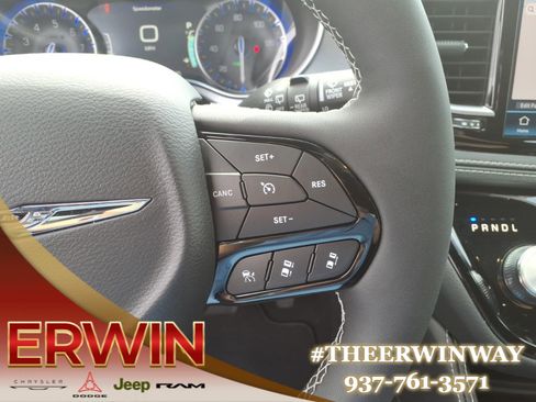 Used 2026 Chrysler Pacifica Limited w/ S Appearance Package FWD image 19